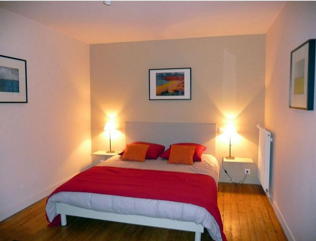La Maison D'A Cote Bed & Breakfast Alencon Room photo